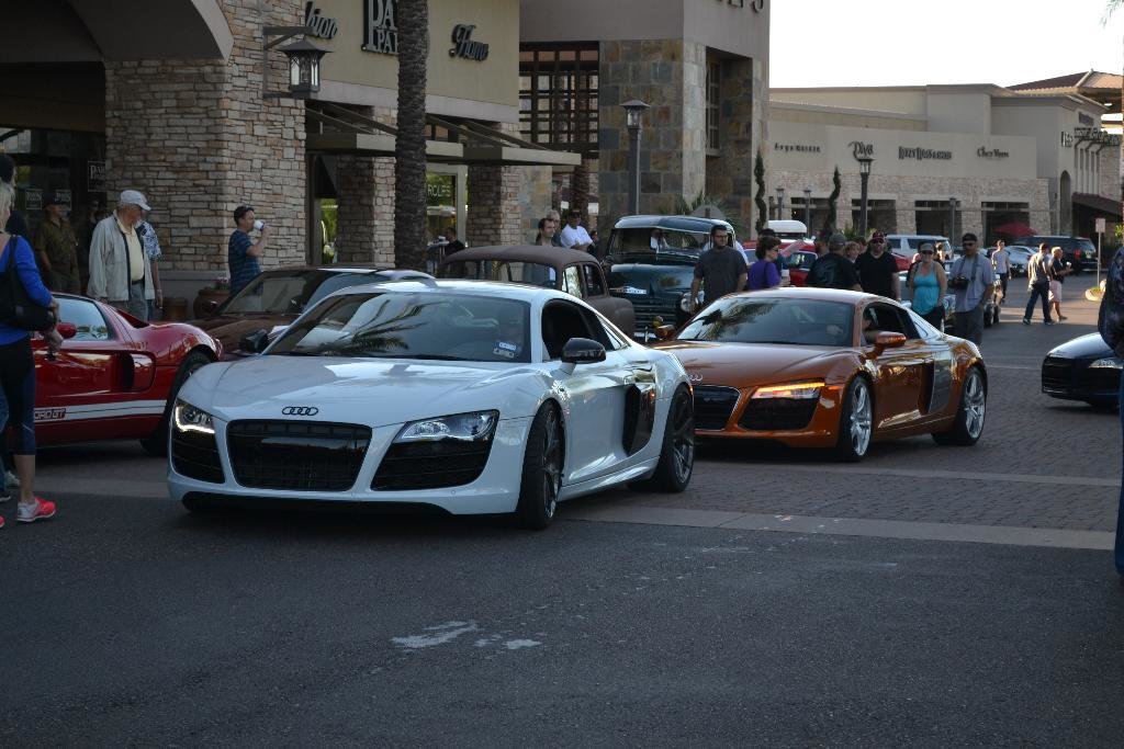5670341807AUDIR8V10.jpg
