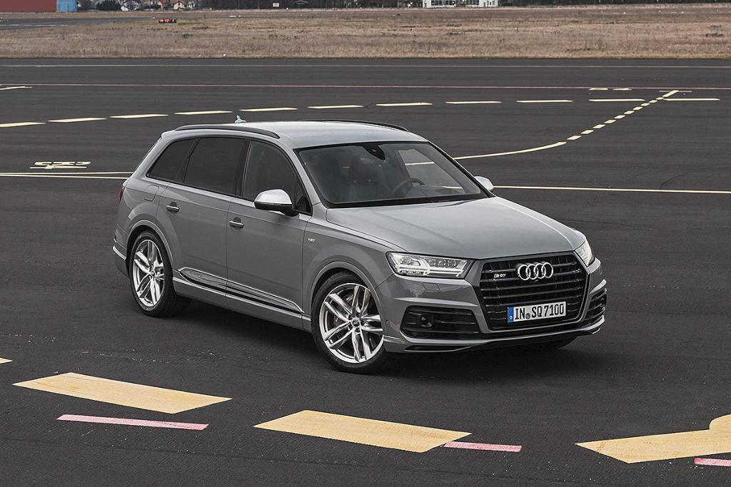 567250AUDISQ70060.jpg