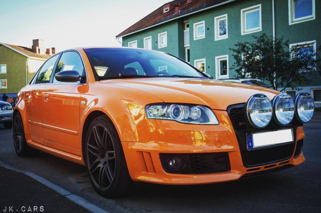 569219AUDIRS42827.jpg