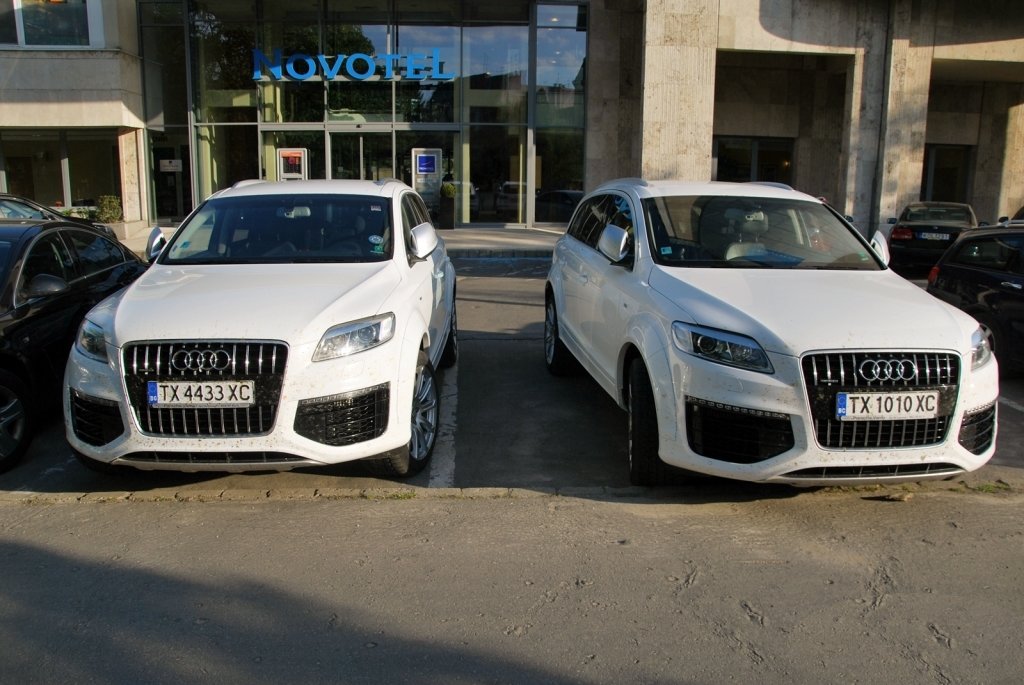 569625822Q7V12.jpg