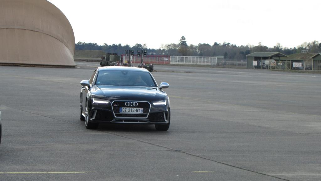 569682AUDIBA118091.jpg