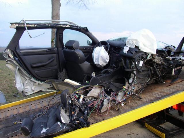 569682audi_rs36_crash_1.jpg