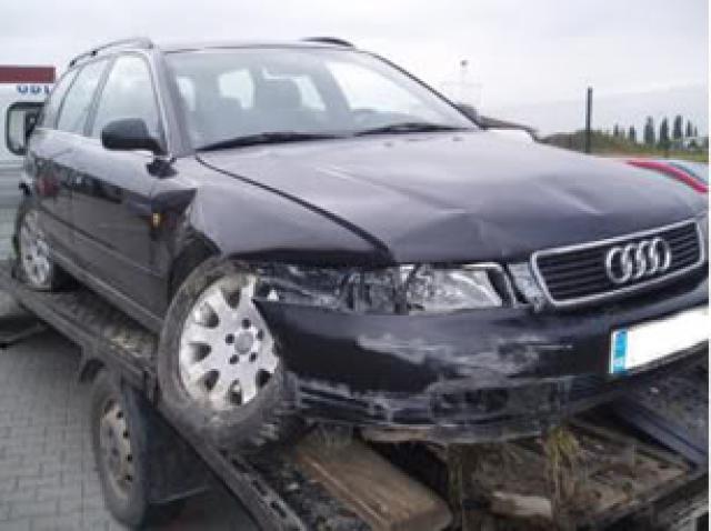 570846audiA425_wrecked_front.jpg