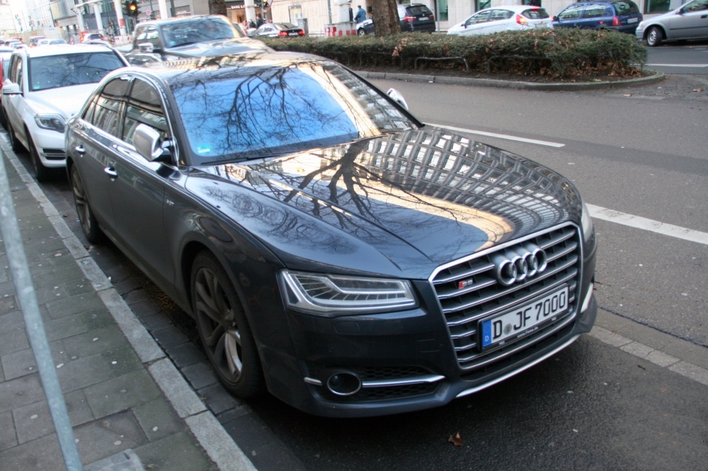 571632S8D41241.jpg