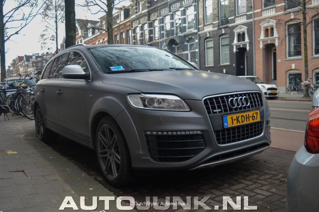 5719442140AUDIQ7V12.jpg