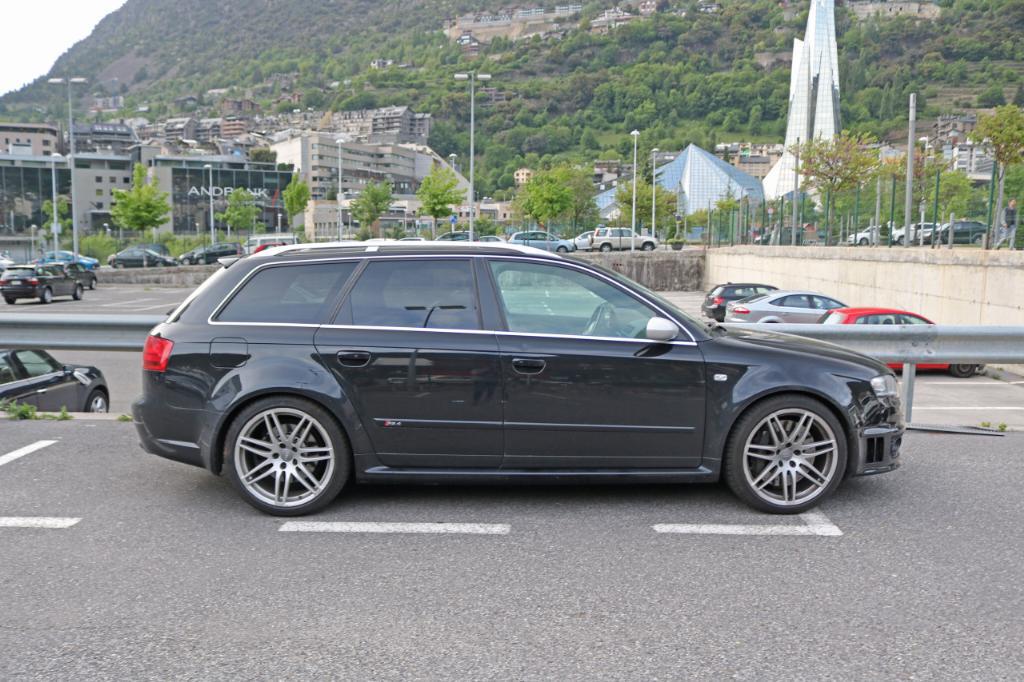 571949AUDIRS42641.jpg