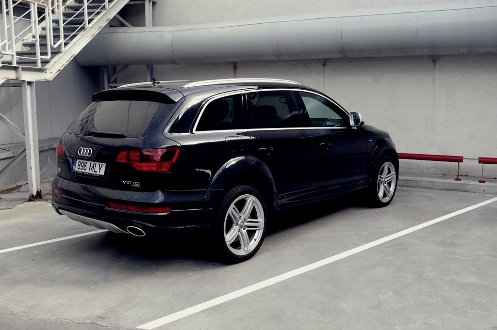 572164996Q7V12.jpg