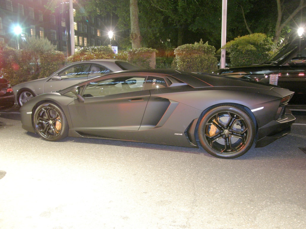 572191693LAMBORGHINIAVENTADOR.jpg