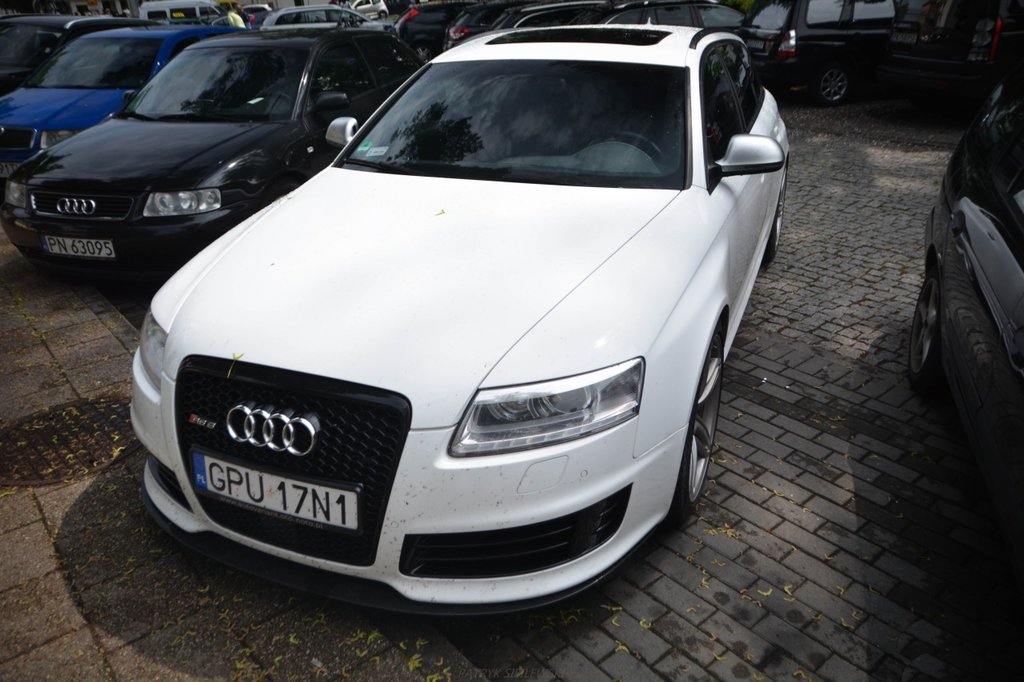 572243RS62204.jpg