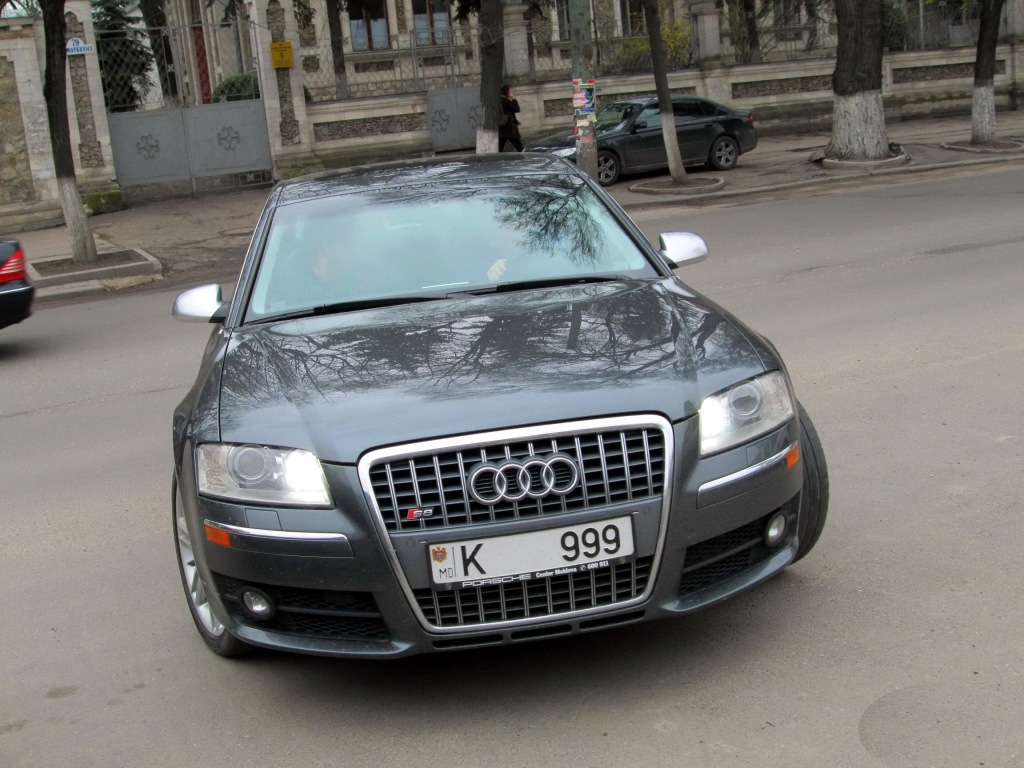 572539790S8D3.jpg