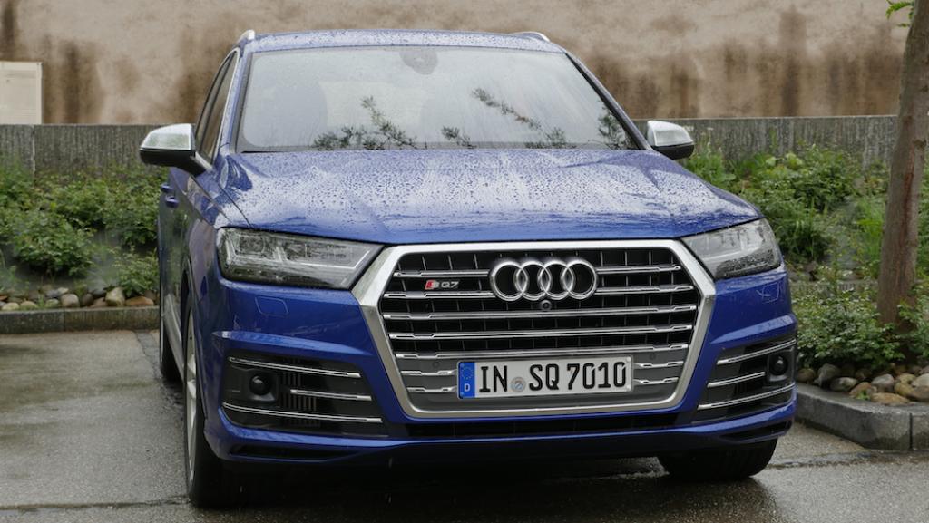 572796AUDISQ70186.jpg
