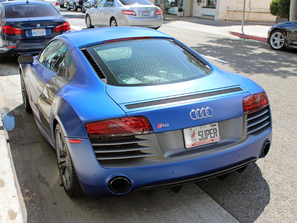5731053877AUDIR8V10.jpg