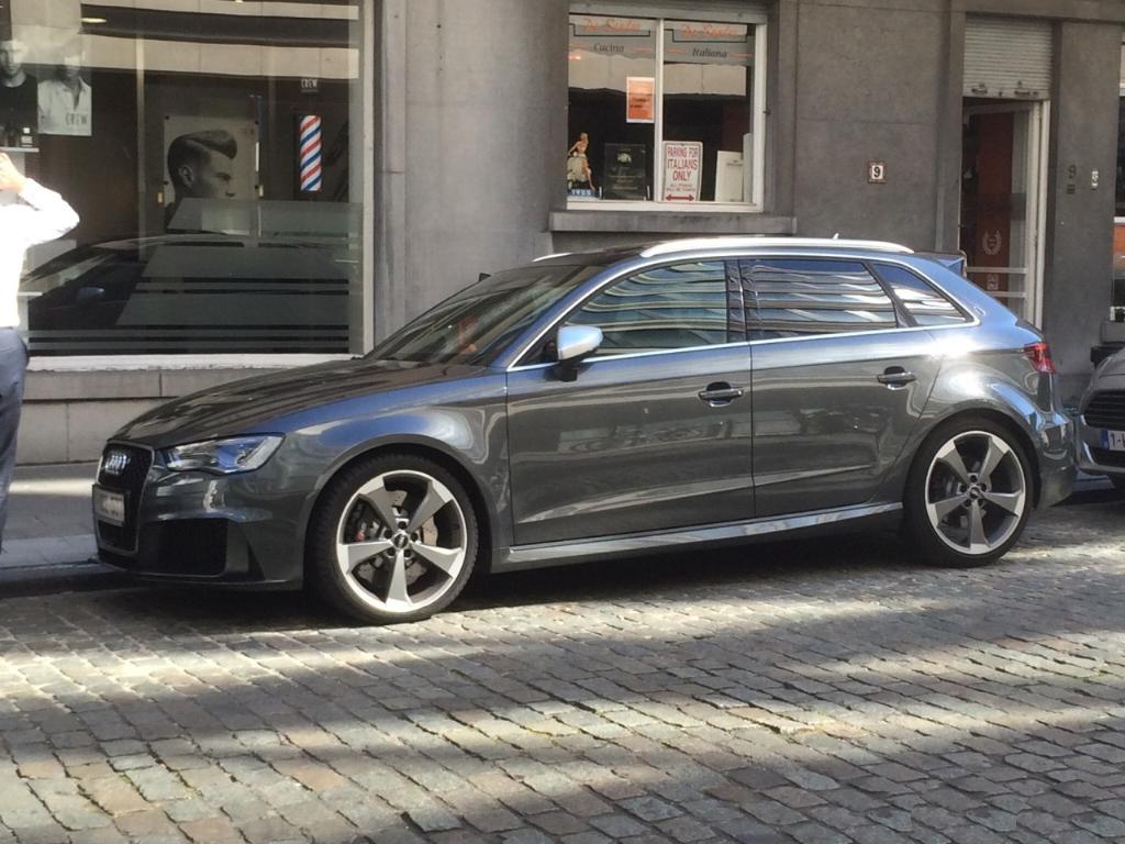 573267RS38V1714.jpg