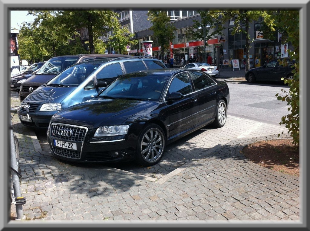 573787165S8ESQUIROU.jpg