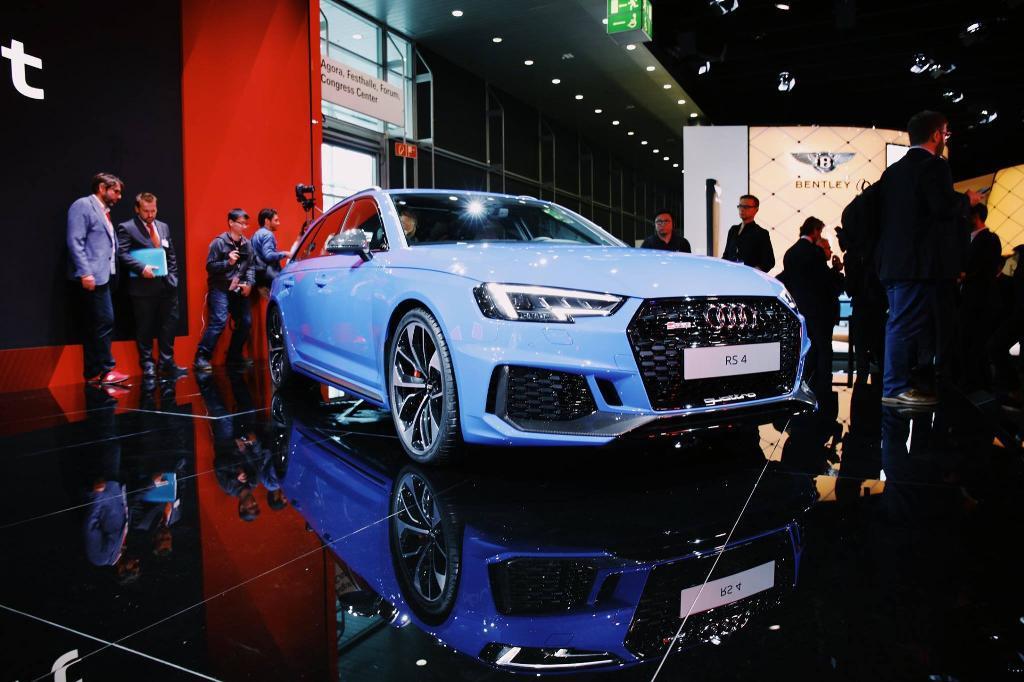 574313AUDIRS4B90079.jpg