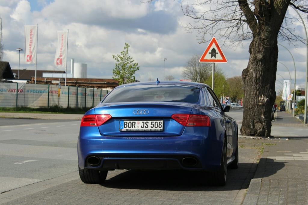 574968AUDIRS53176.jpg