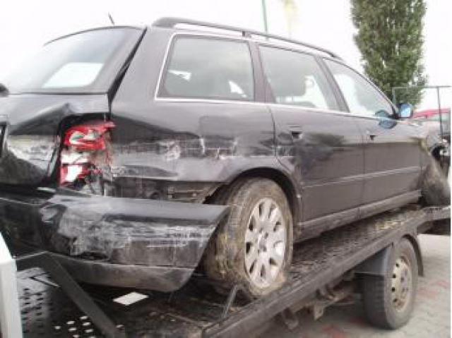 576157audiA425_wrecked.jpg