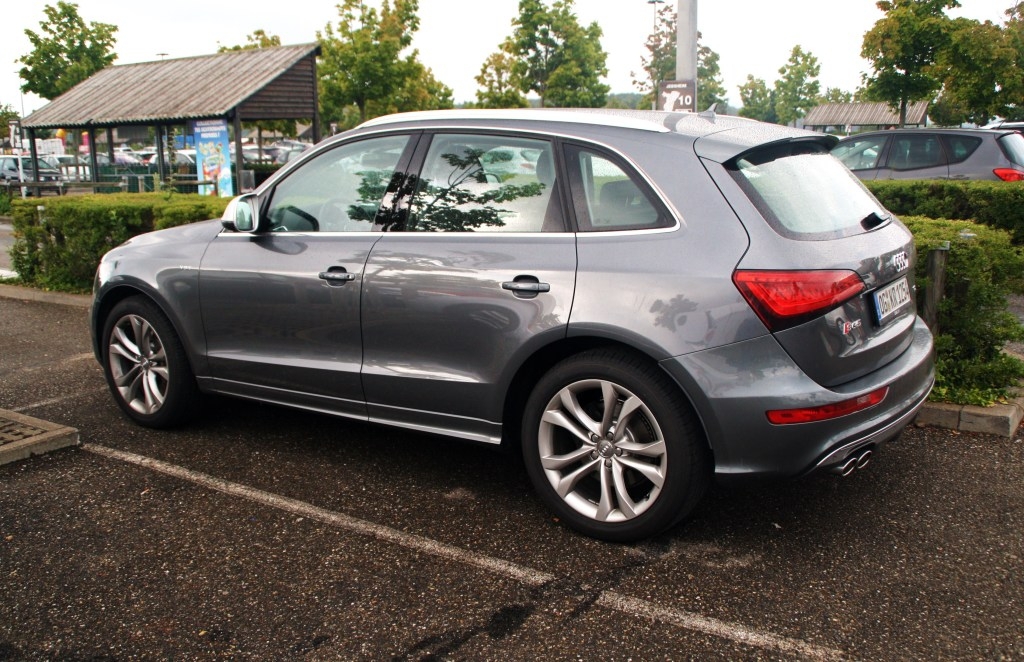 578197AUDISQ5836.jpg
