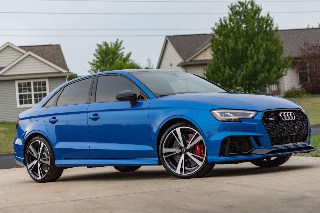 579849RS38V3133.jpg