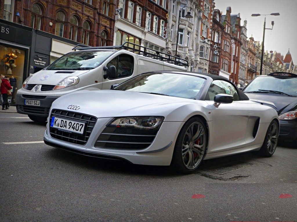 581682R8GT746.jpg