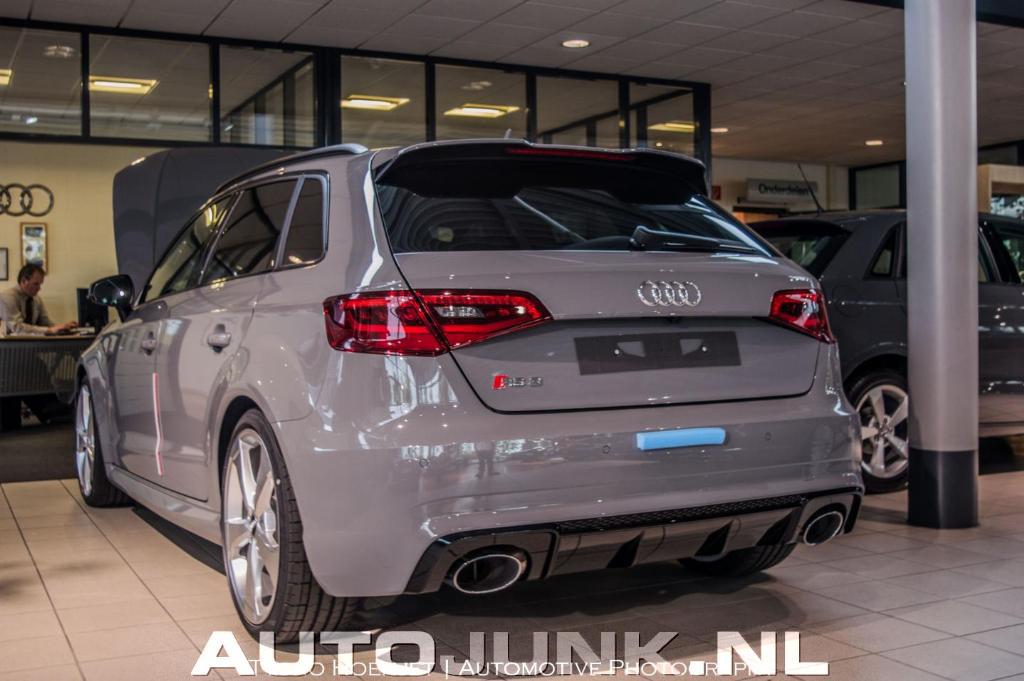 582340RS38V0675.jpg