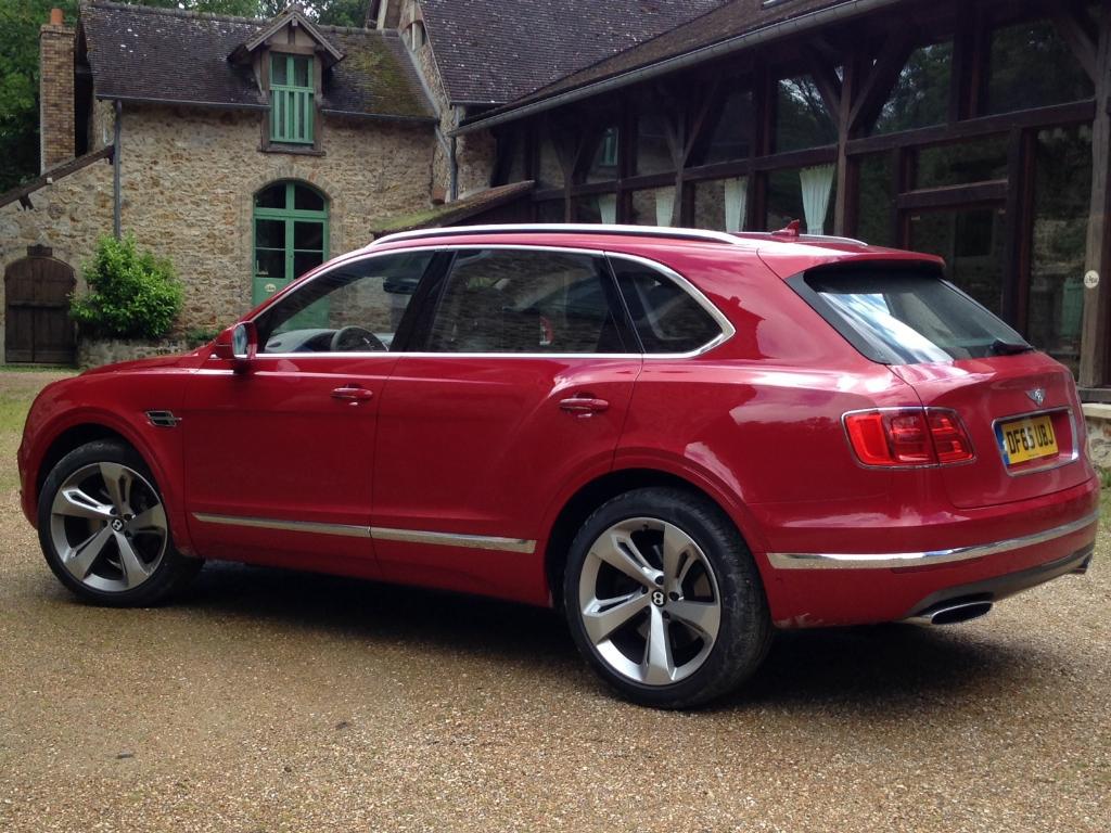 582469BENTAYGA0144.jpg