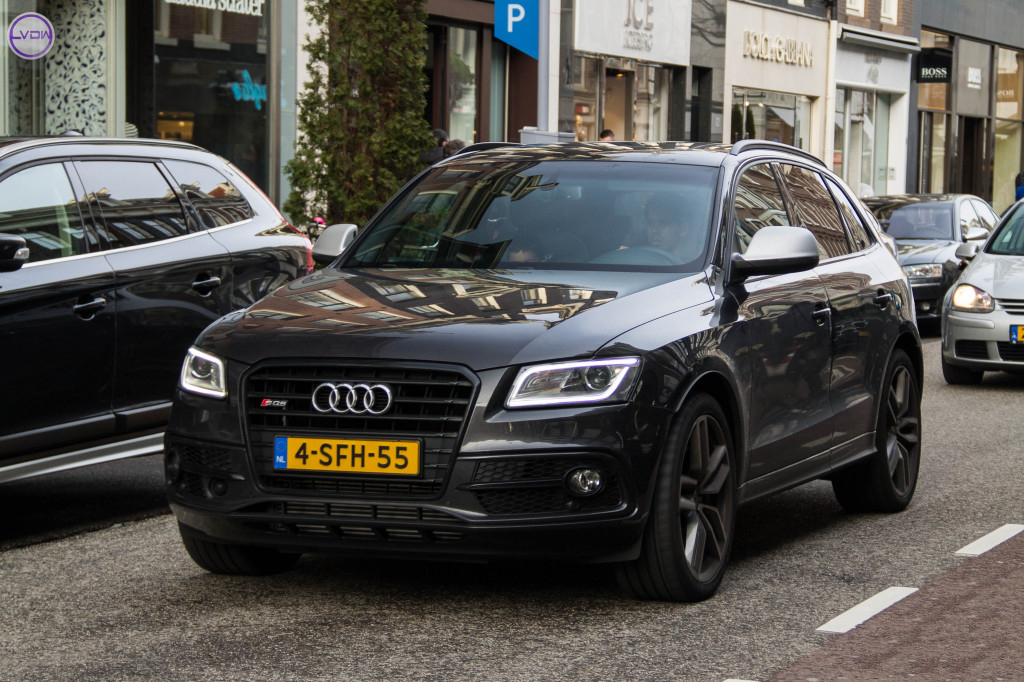 582660AUDISQ5972.jpg