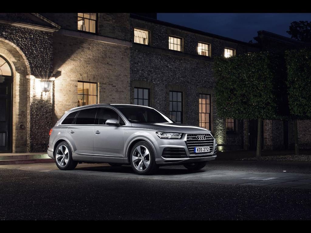 583576Q7MK2395.jpg