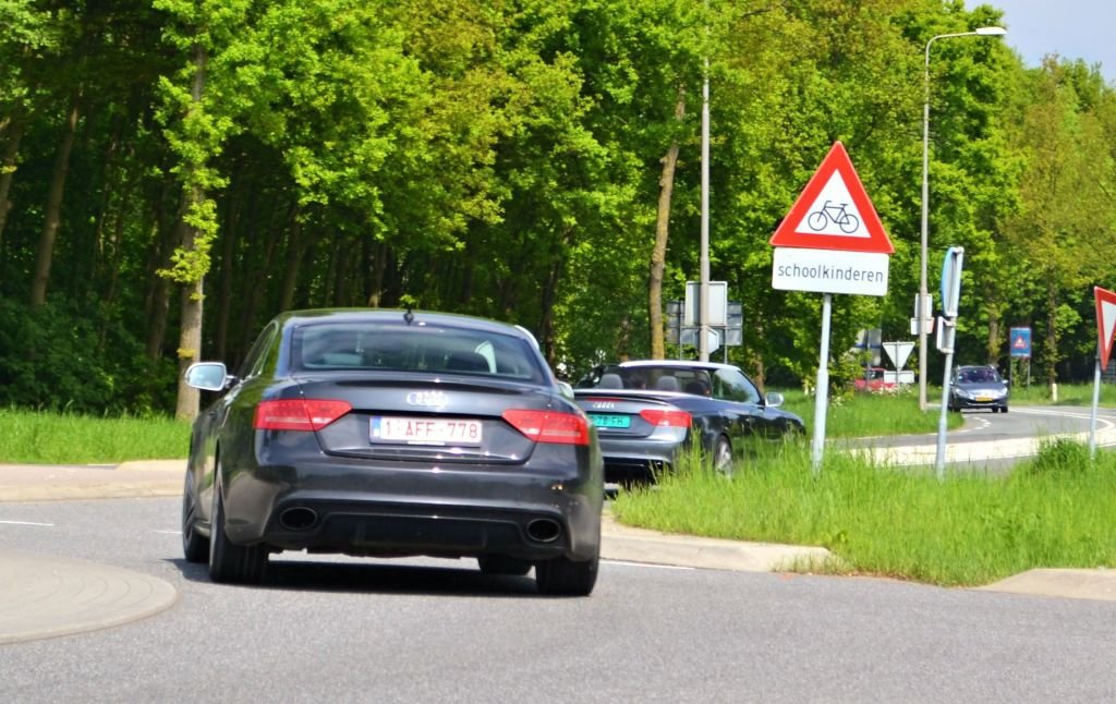 585377AUDIRS5960.jpg
