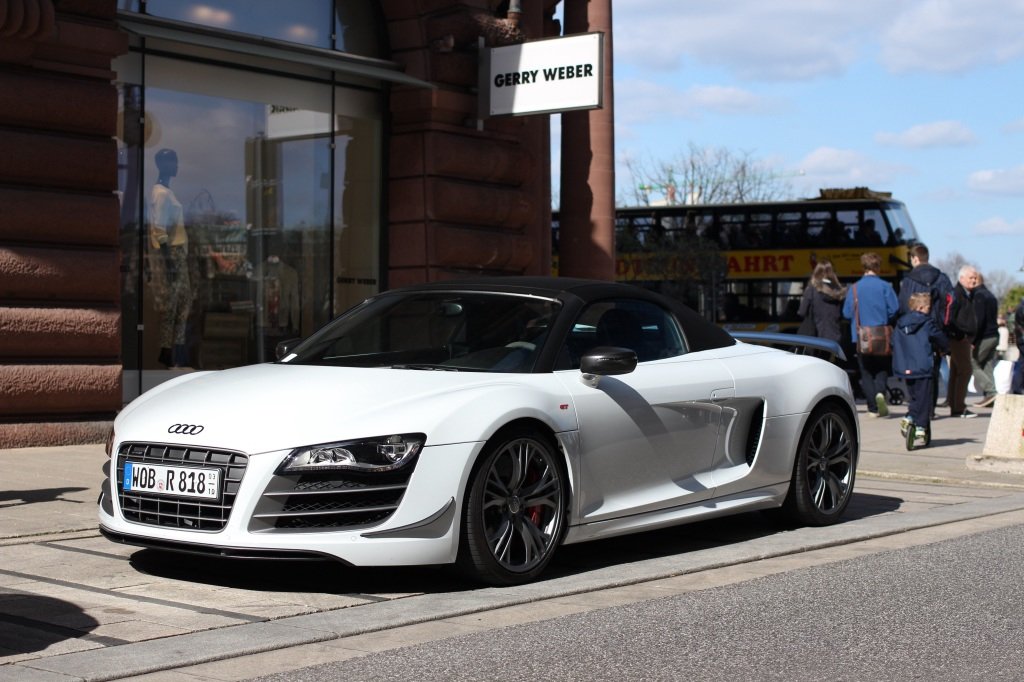 585870R8GT1503.jpg
