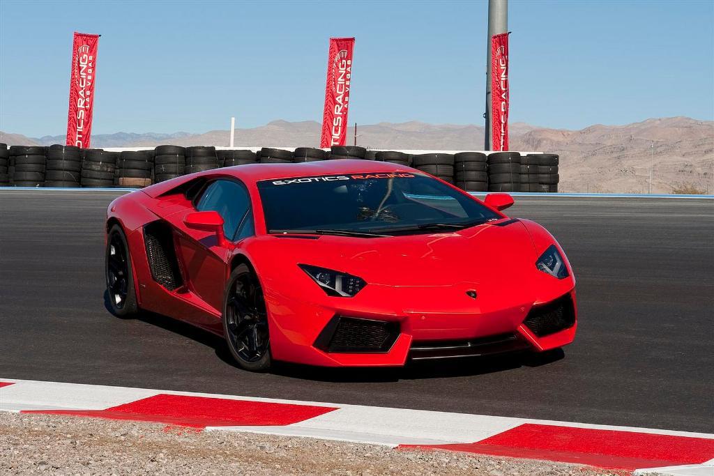 586174675LAMBORGHINIAVENTADOR.jpg