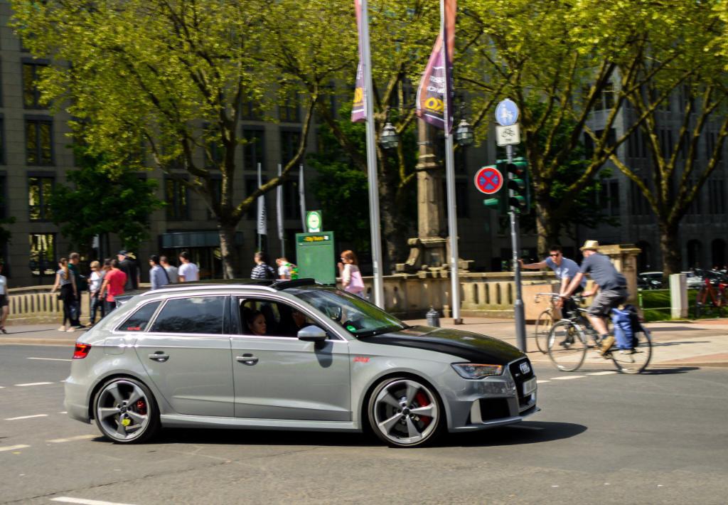 586784RS38V1296.jpg