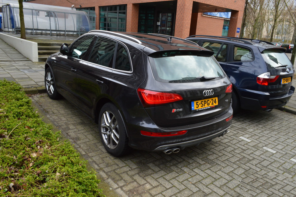 586858AUDISQ51095.jpg