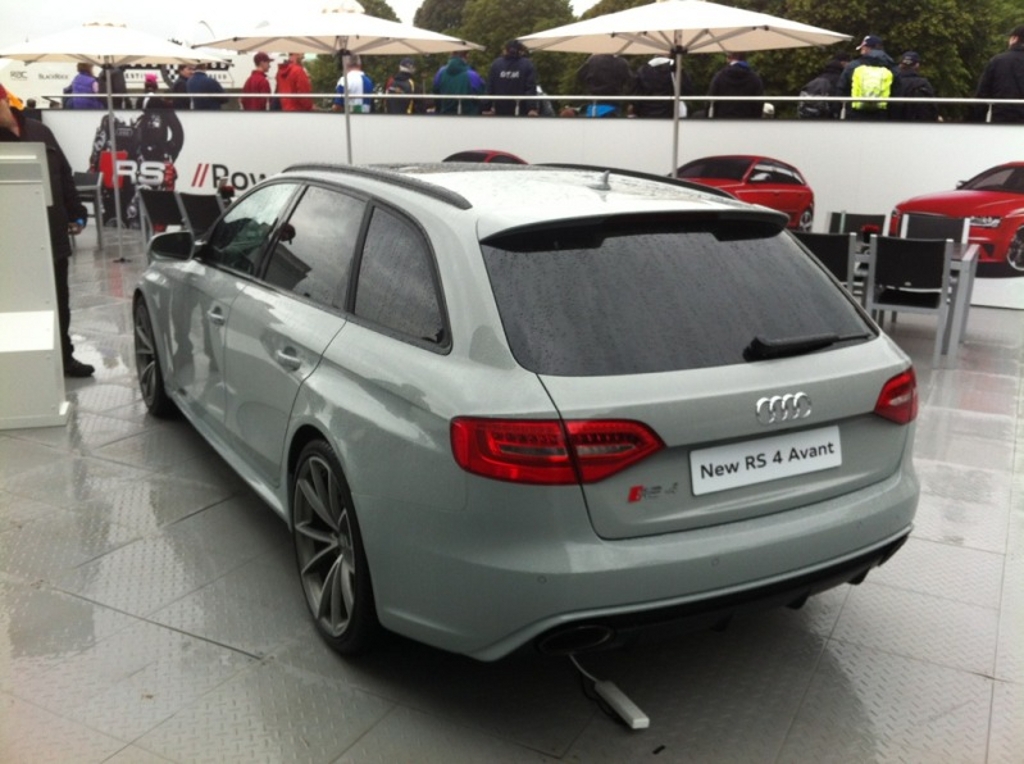 589042RS4B8ESQUIROU065.jpg