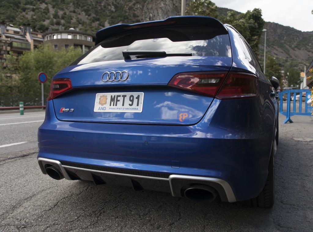 589256RS38V2809.jpg