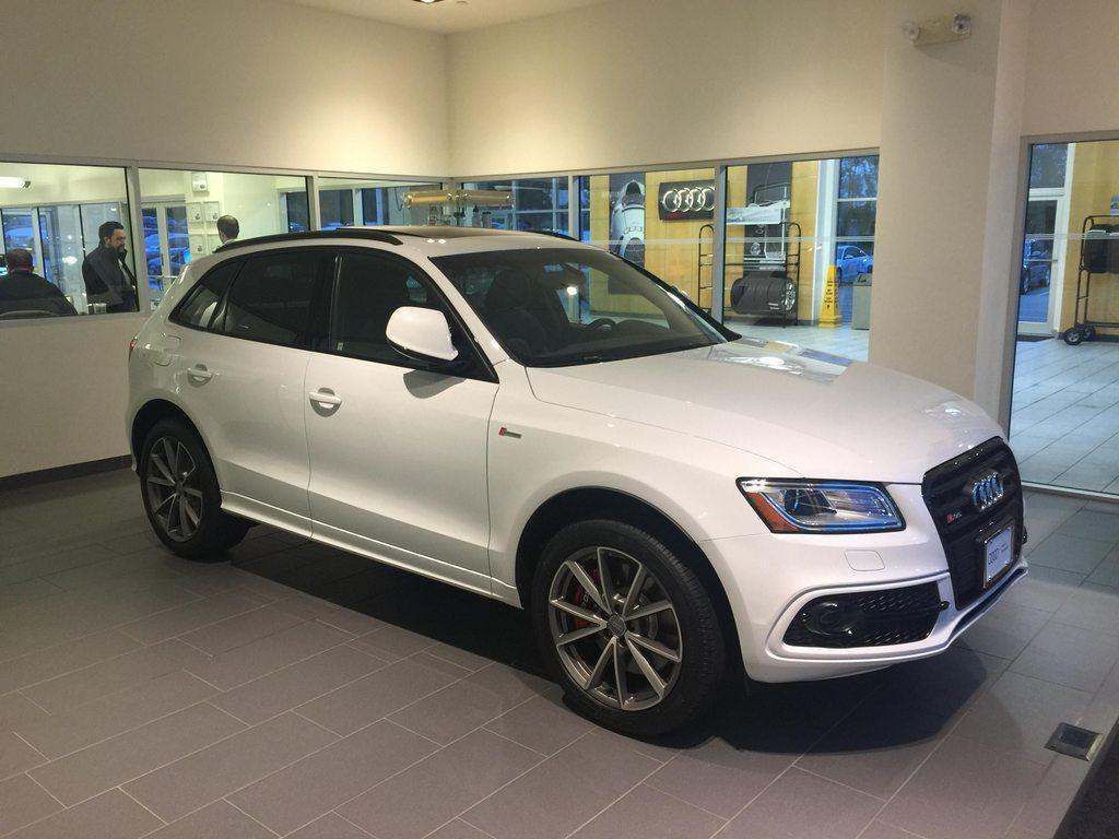 589313AUDISQ51842.jpg