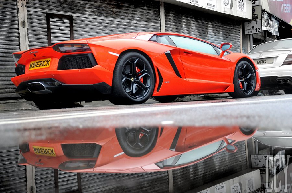 590088363LAMBORGHINIAVENTADORESQUIROU.jpg