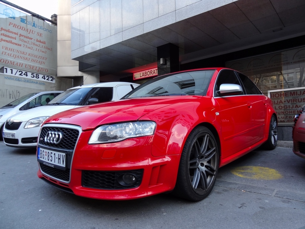 590164AUDIRS41812.jpg