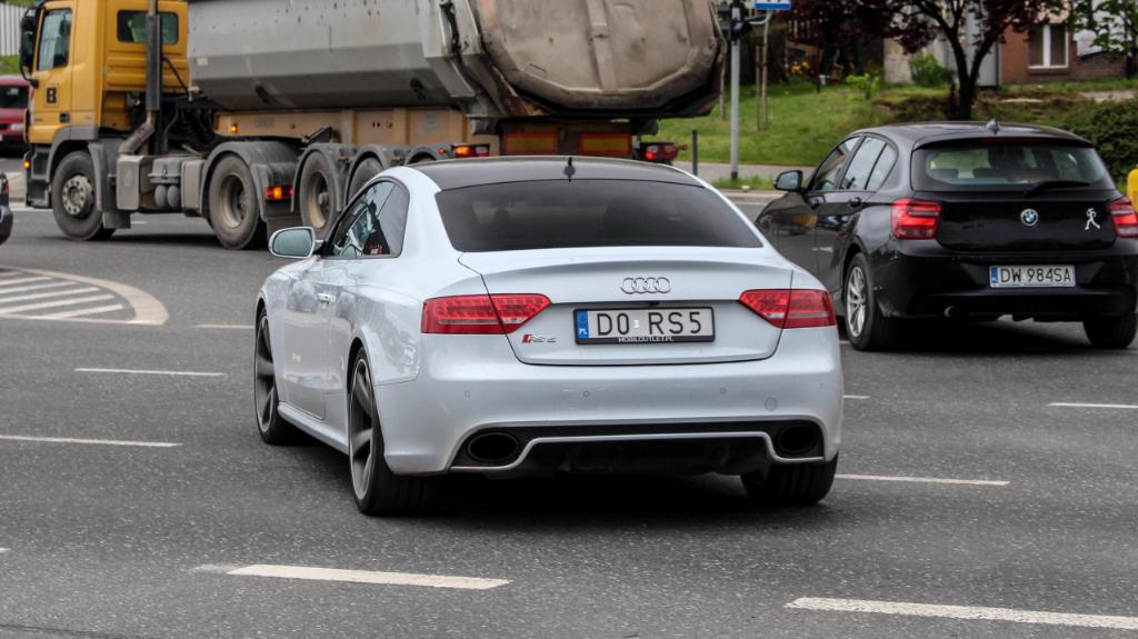 590747AUDIRS53295.jpg