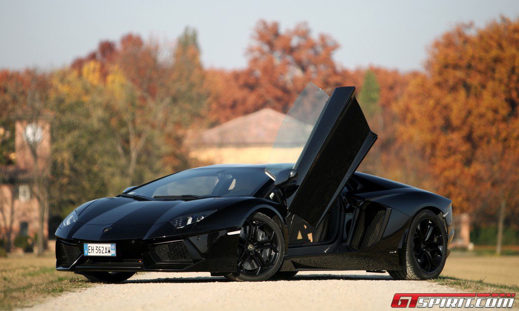 591773141LAMBORGHINIAVENTADORESQUIROU.jpg