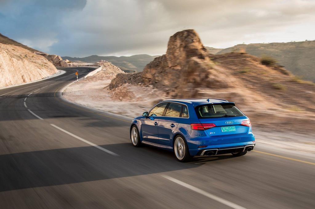 593175RS38V2251.jpg