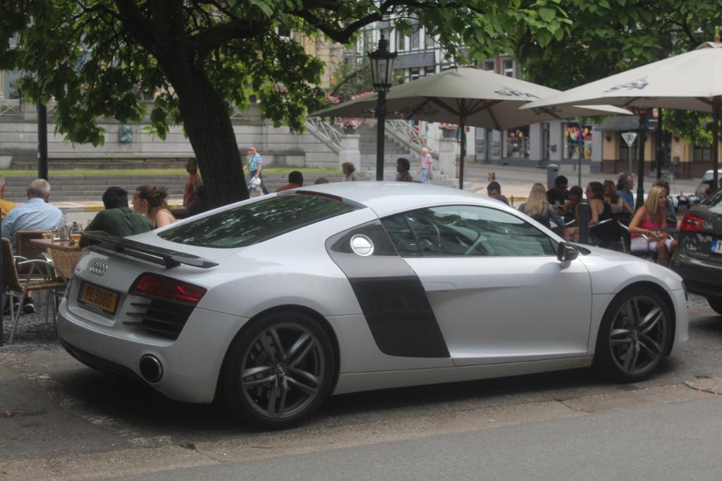 5945873472R8.jpg