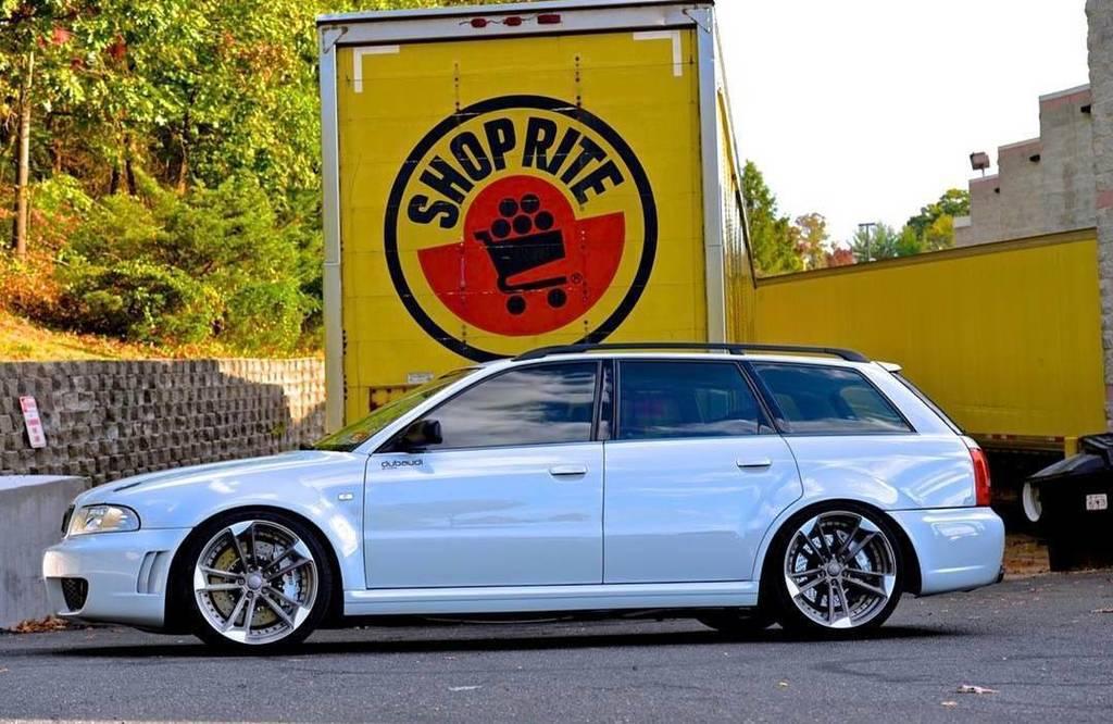 595576AUDIRS4B50601.jpg