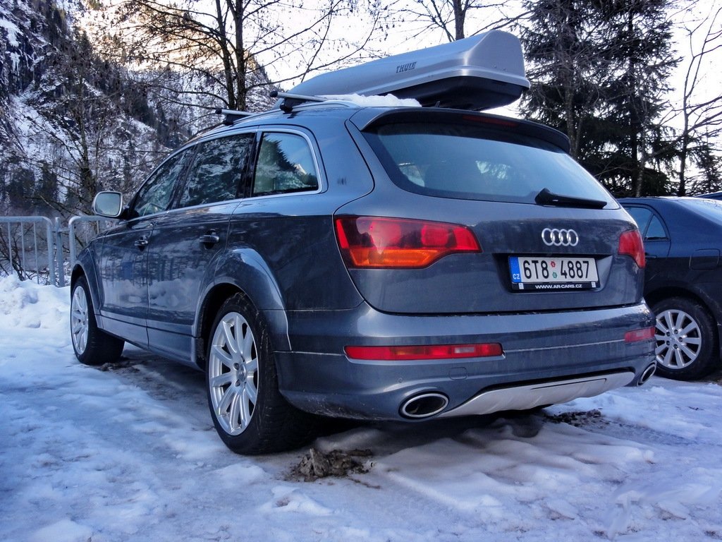 595813648Q7V12.jpg