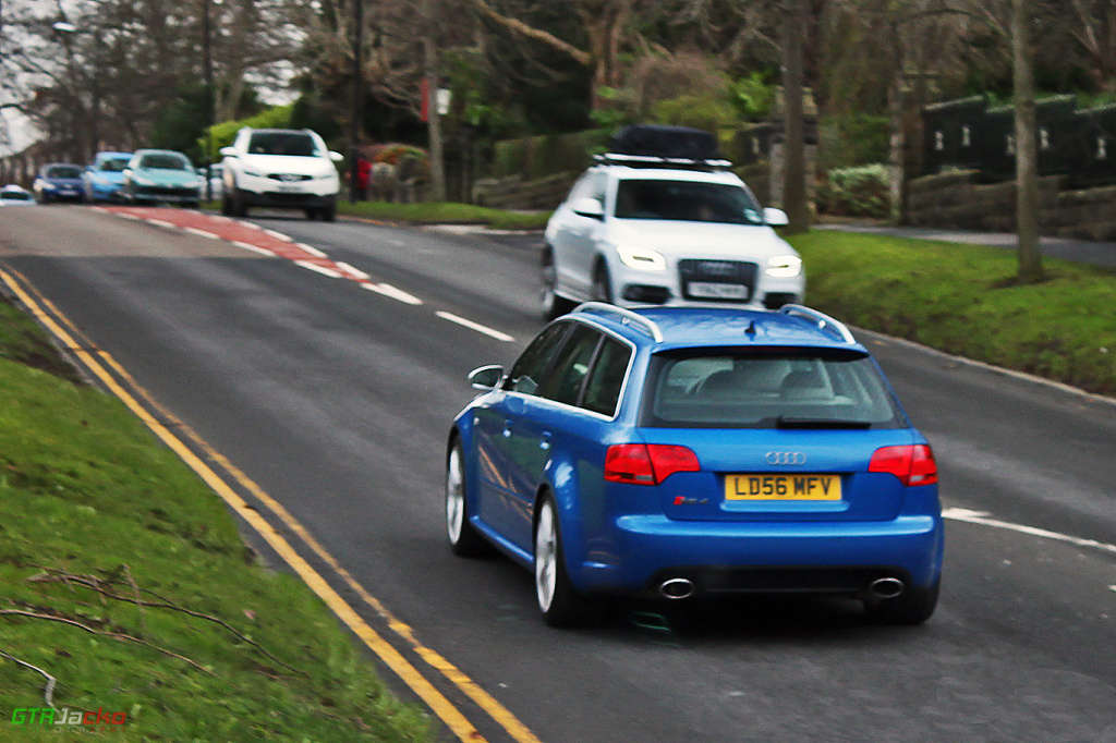 597073AUDIRS41077.jpg