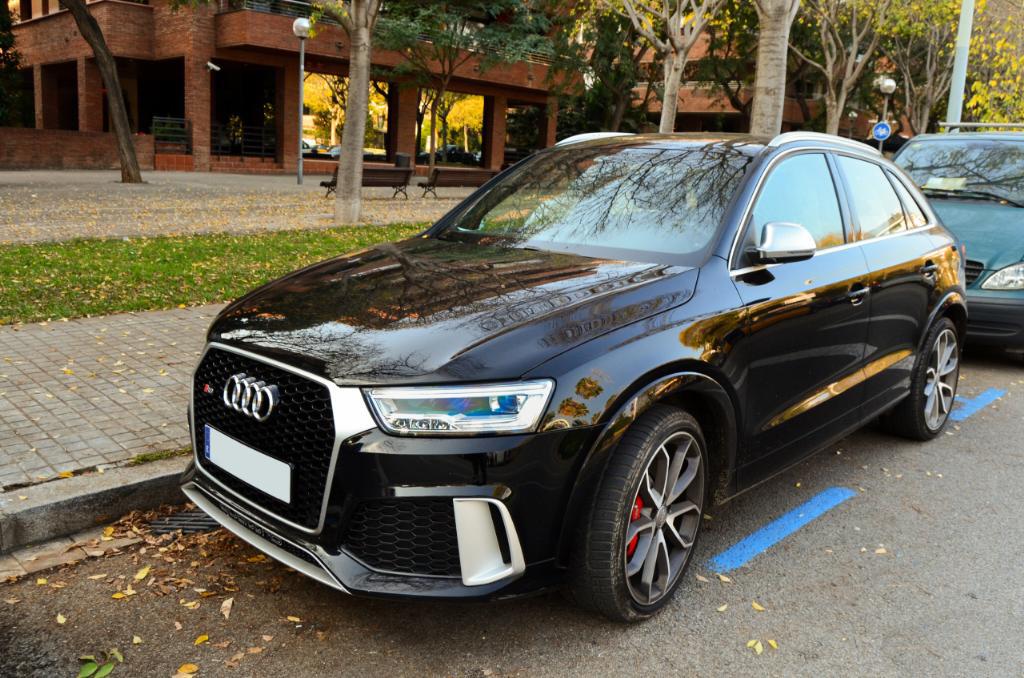 597169RSQ32018.jpg