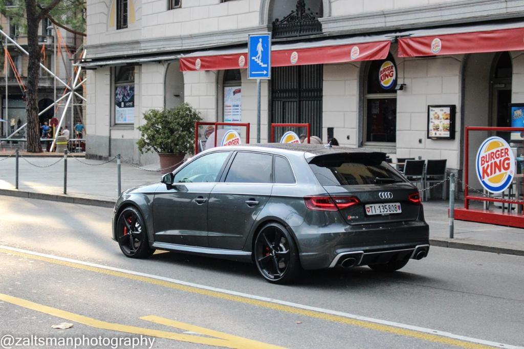 597489RS38V1911.jpg