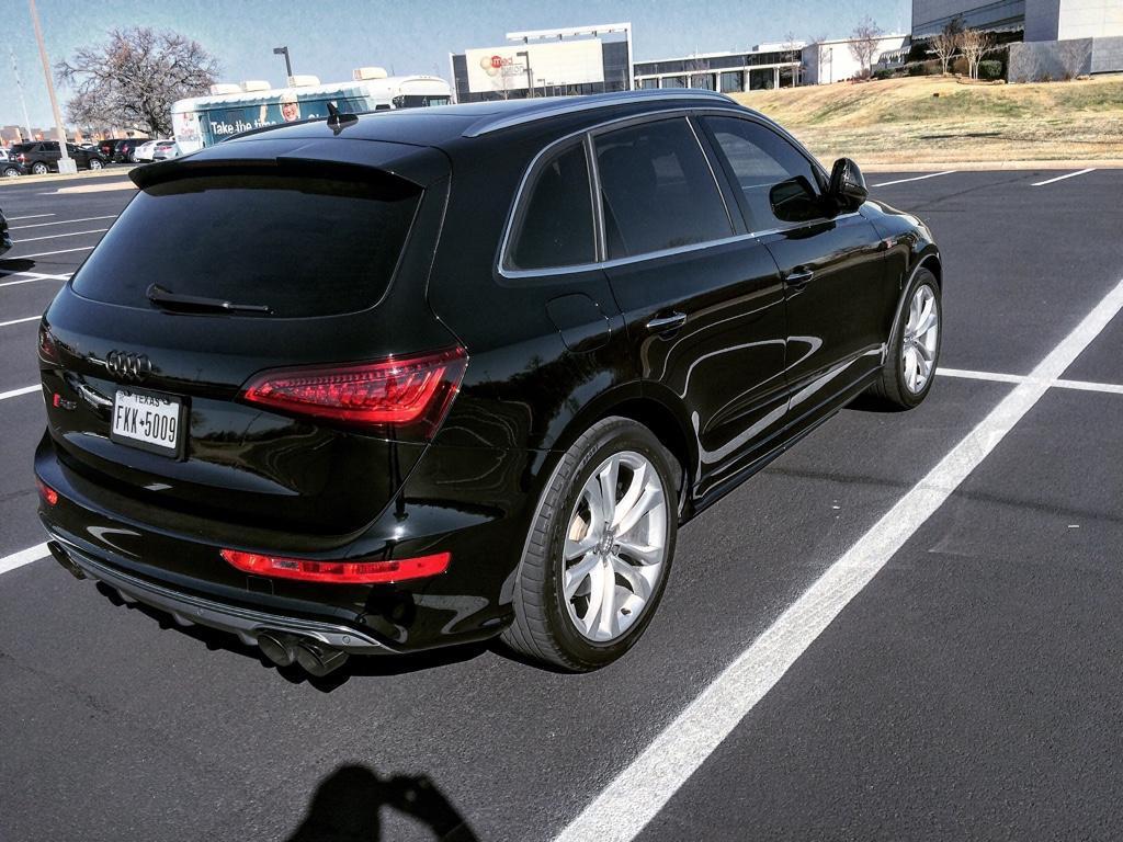 599313AUDISQ51847.jpg
