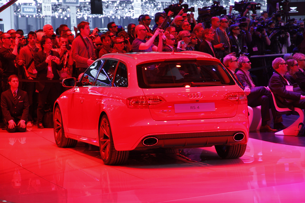 599766RS4B8ESQUIROU013.jpg