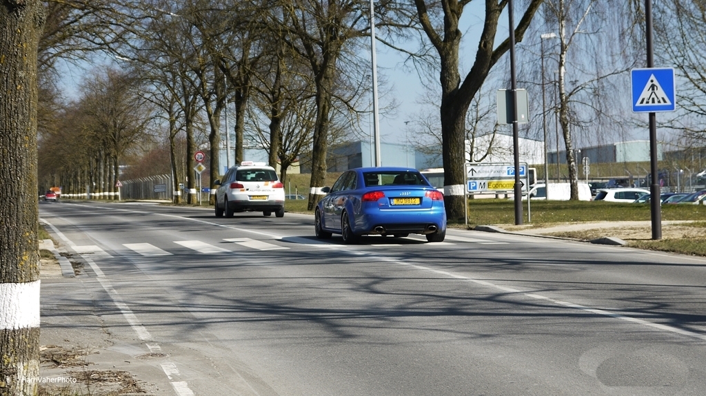 601936AUDIRS42463.jpg